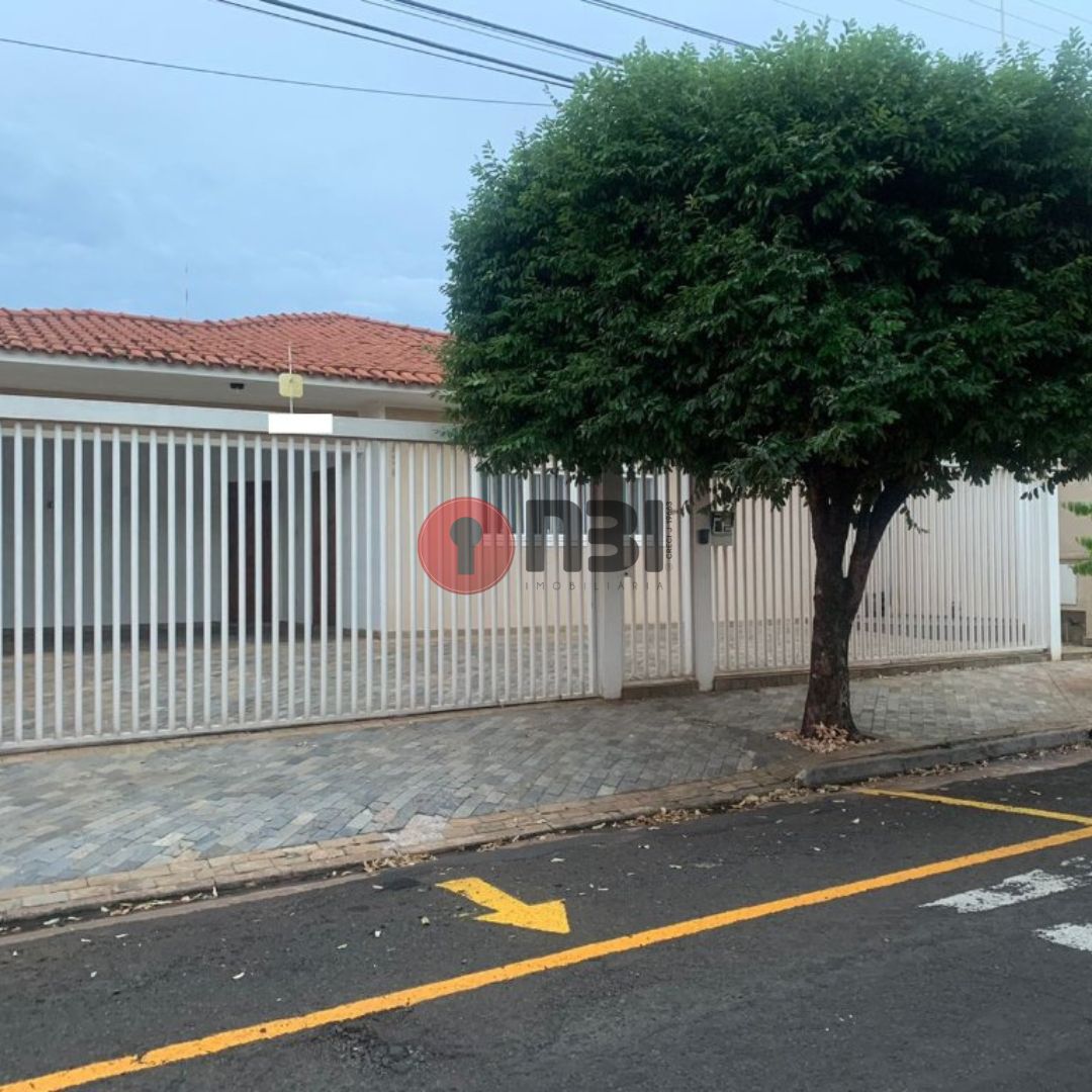 Casa com 3 quartos à venda, 208m² — foto 33 de 38