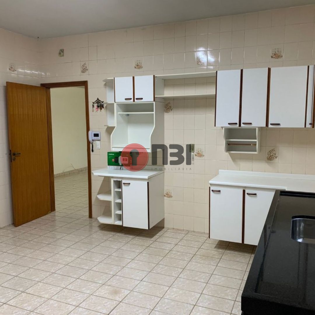 Casa com 3 quartos à venda, 208m² — foto 22 de 38