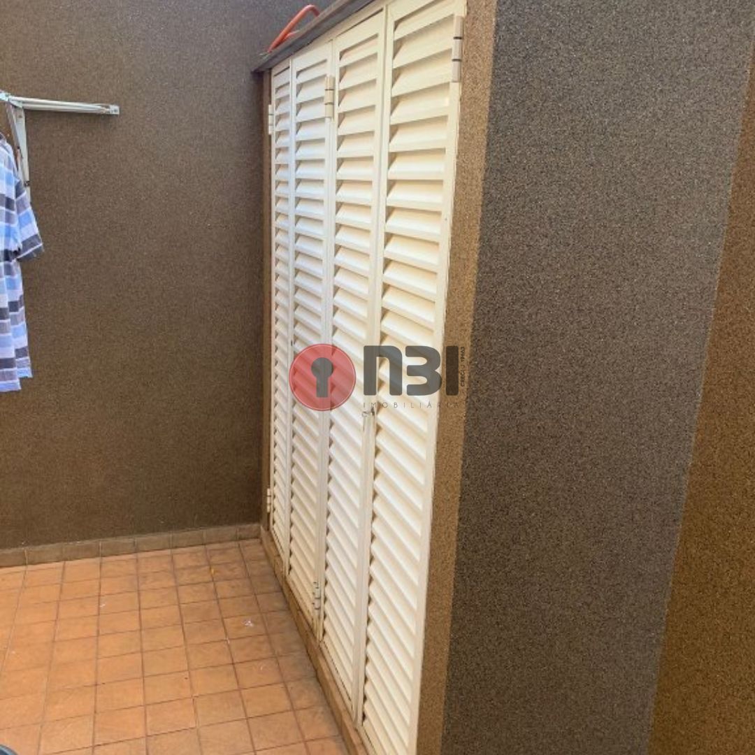 Casa com 3 quartos à venda, 250m² — foto 27 de 34