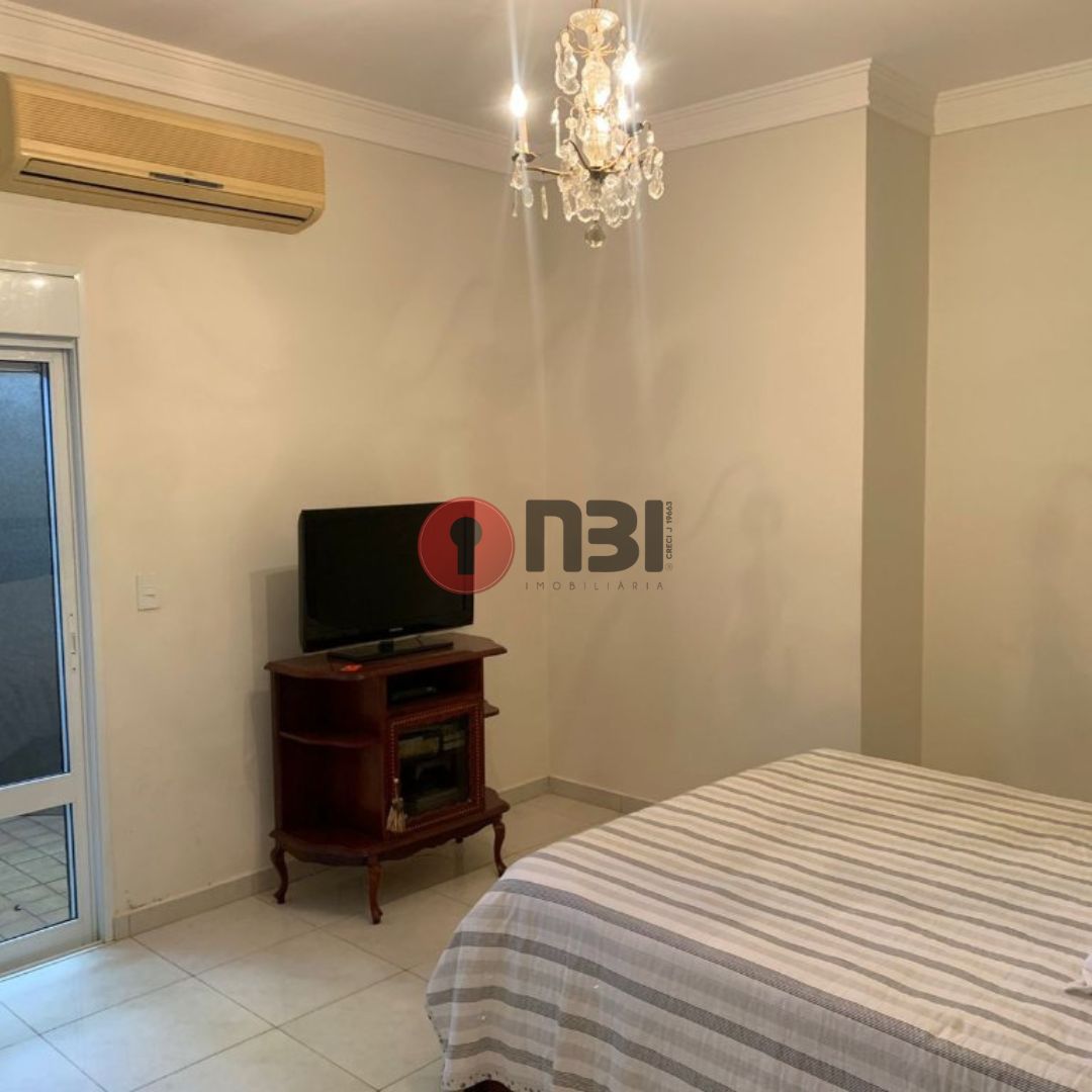 Casa com 3 quartos à venda, 250m² — foto 2 de 34