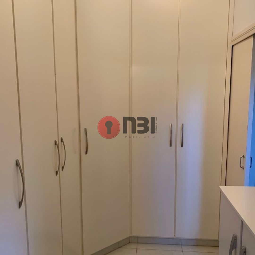 Casa com 3 quartos à venda, 250m² — foto 3 de 34