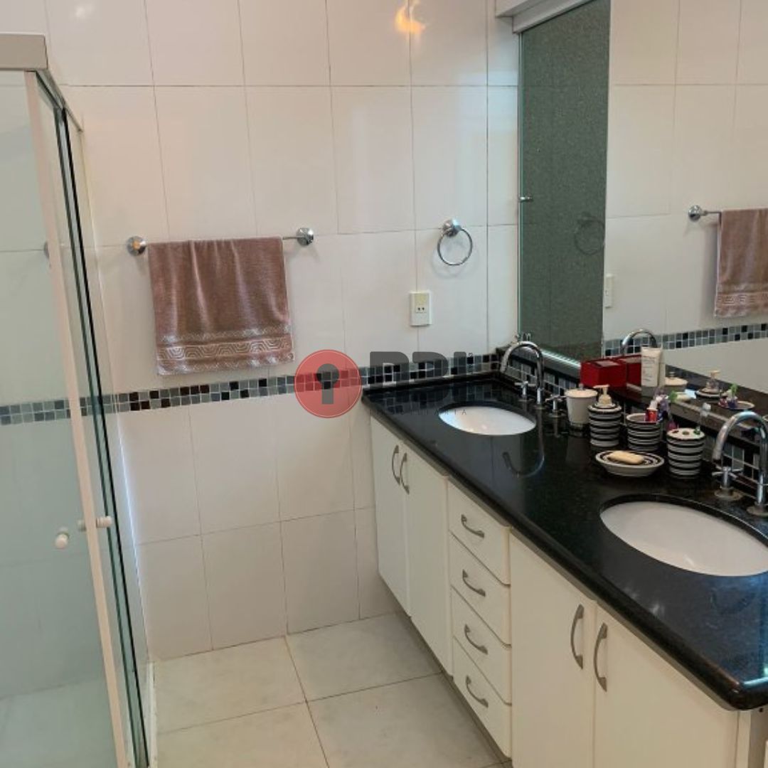 Casa com 3 quartos à venda, 250m² — foto 11 de 34