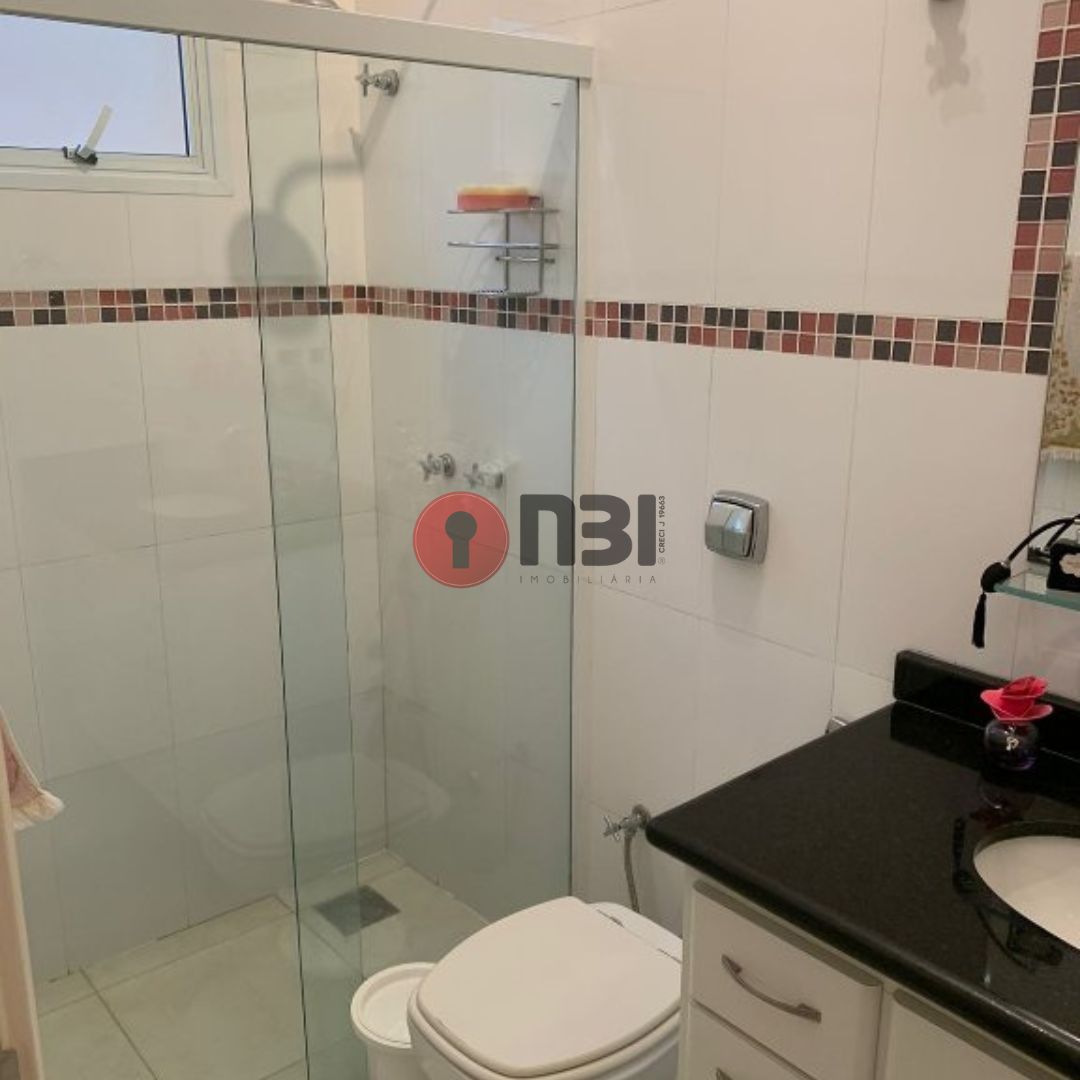 Casa com 3 quartos à venda, 250m² — foto 13 de 34