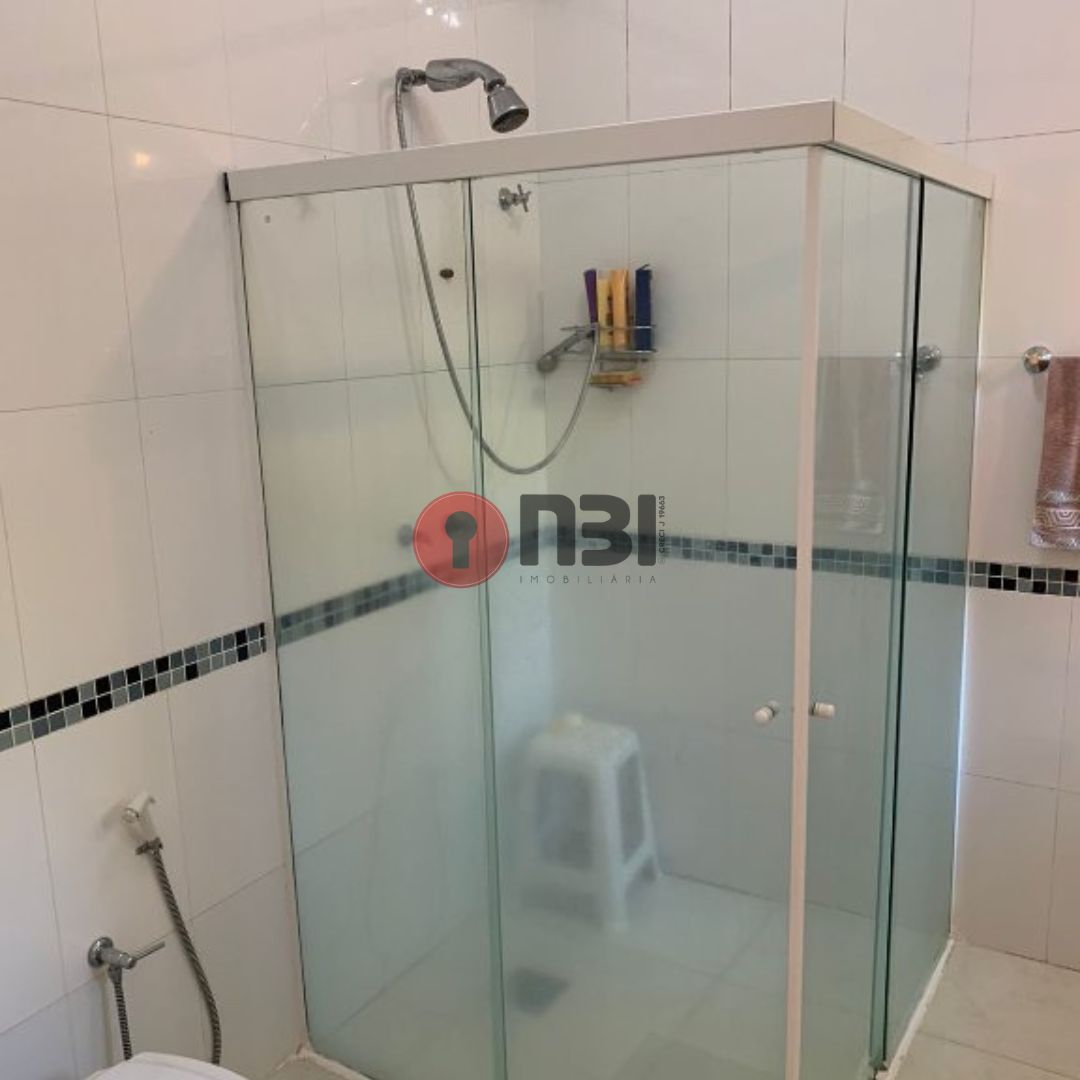Casa com 3 quartos à venda, 250m² — foto 15 de 34