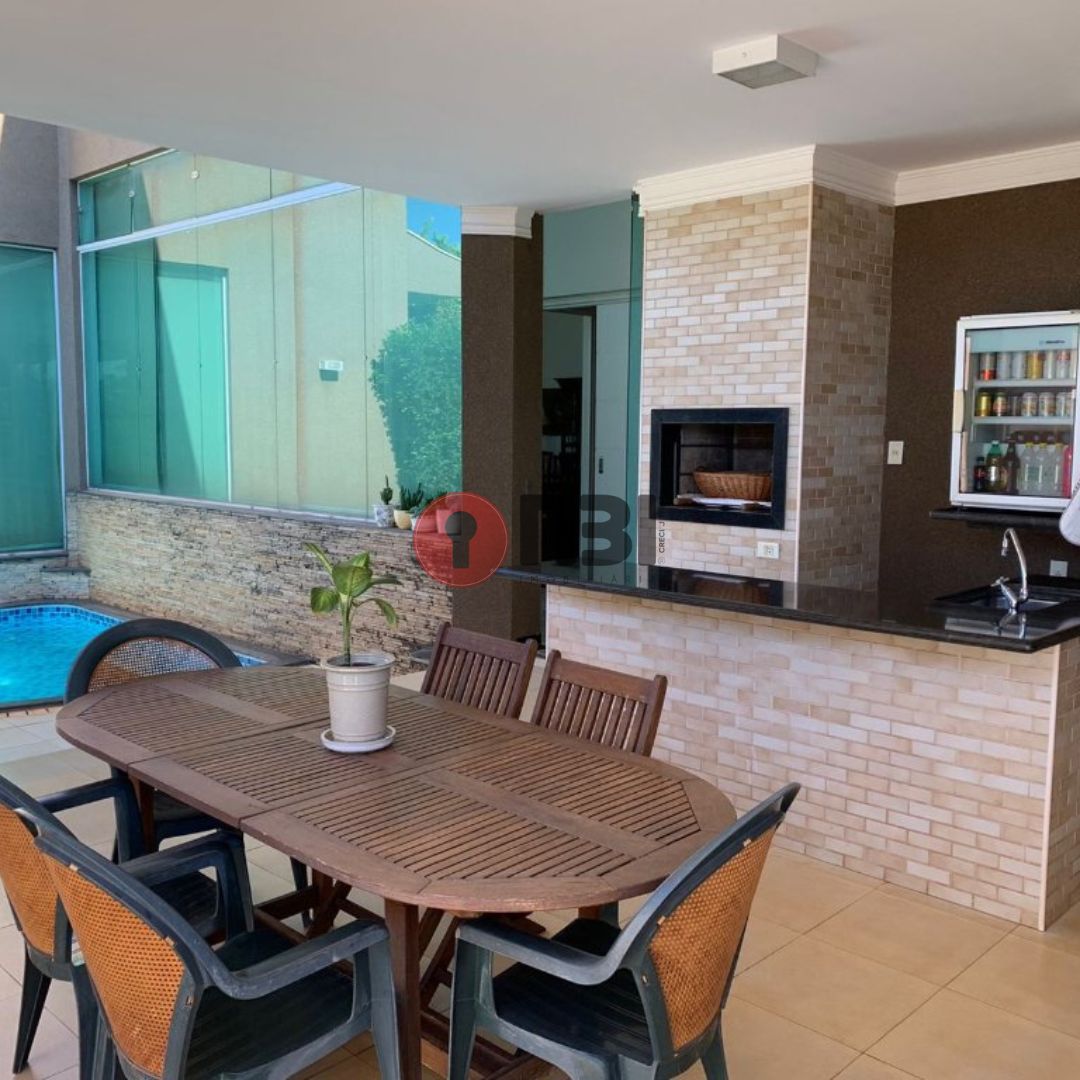 Casa com 3 quartos à venda, 250m² — foto 20 de 34