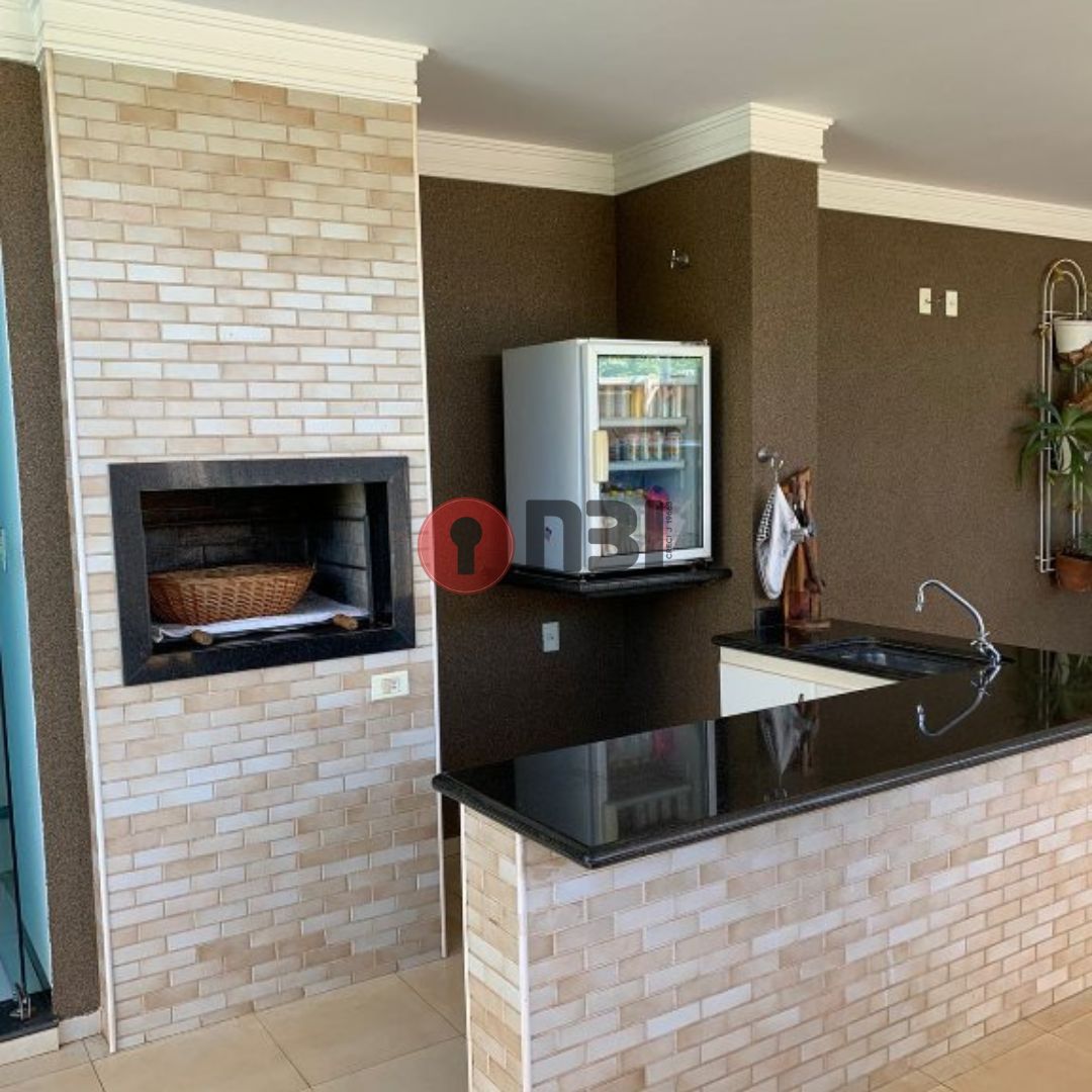 Casa com 3 quartos à venda, 250m² — foto 21 de 34