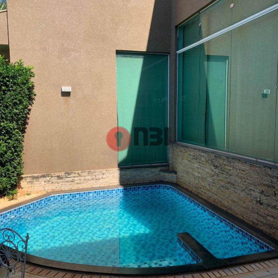 Casa com 3 quartos à venda, 250m² — foto 24 de 34