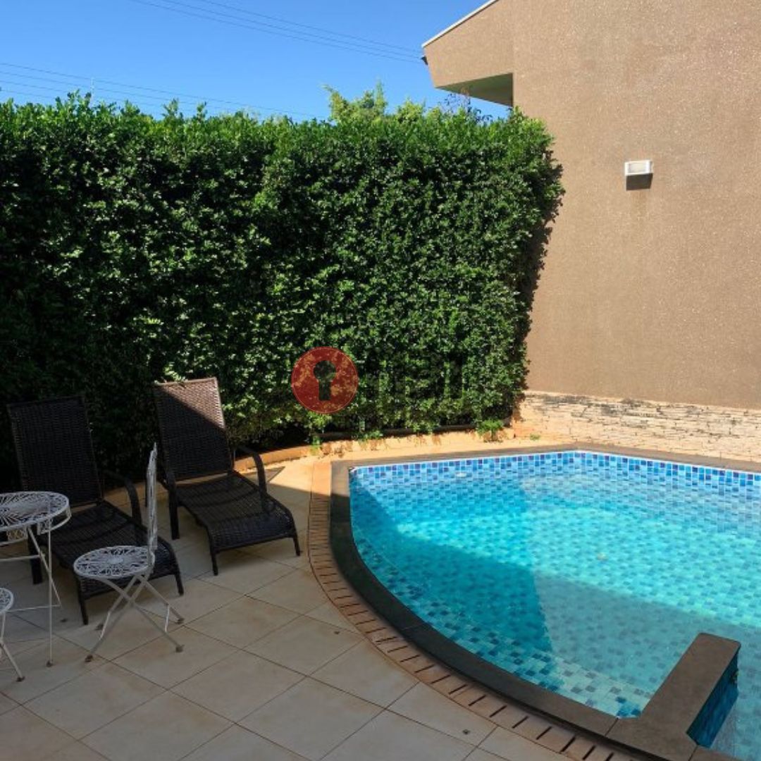 Casa com 3 quartos à venda, 250m² — foto 25 de 34