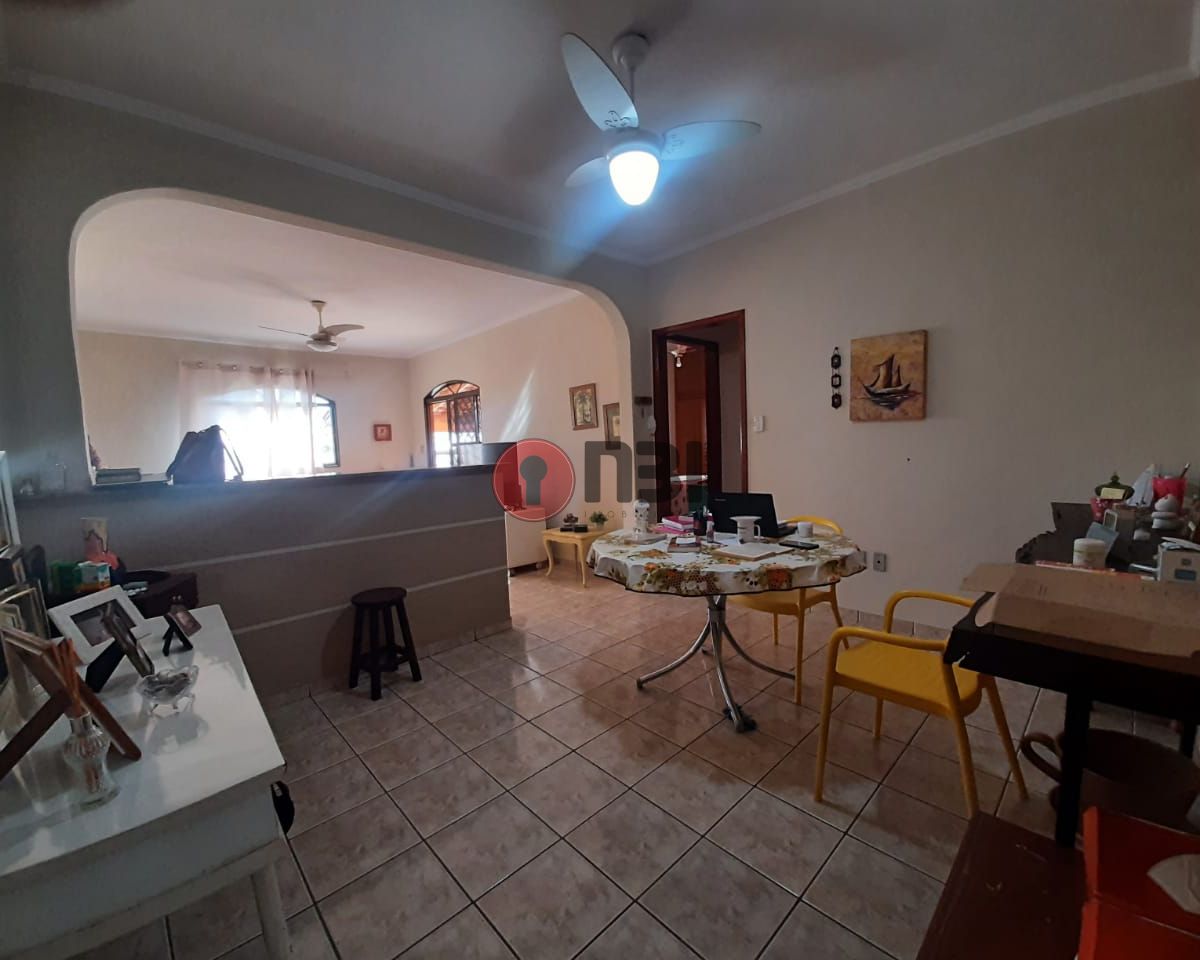 Casa com 3 quartos à venda, 140m² — foto 1 de 20