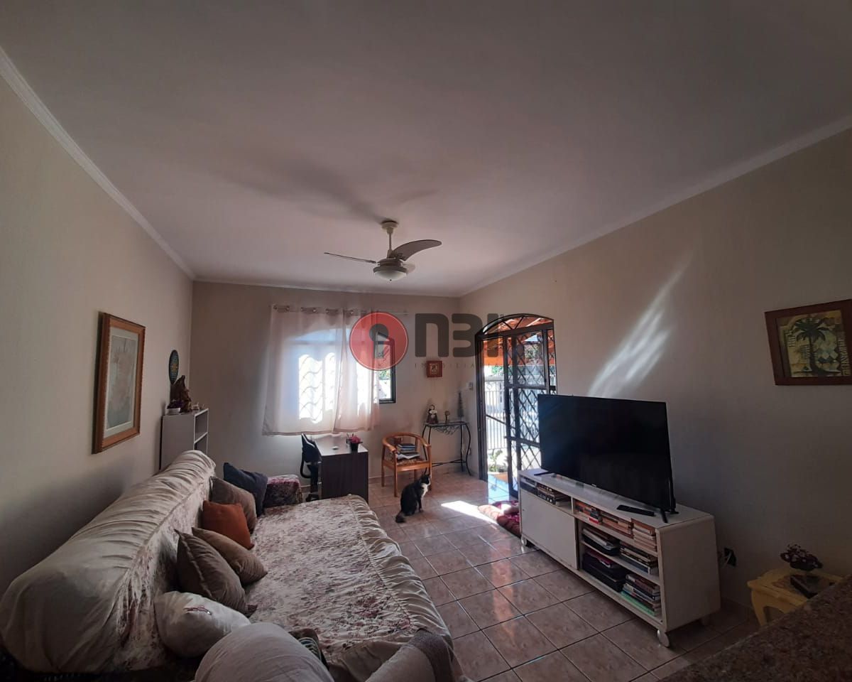Casa com 3 quartos à venda, 140m² — foto 2 de 20