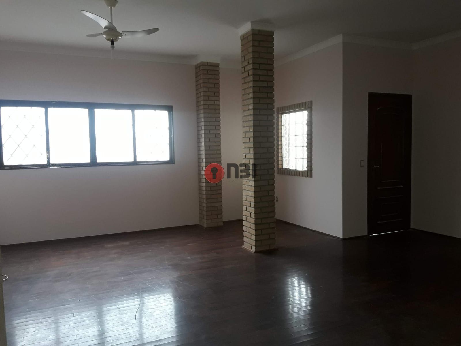 Casa com 3 quartos à venda, 256m² — foto 4 de 26