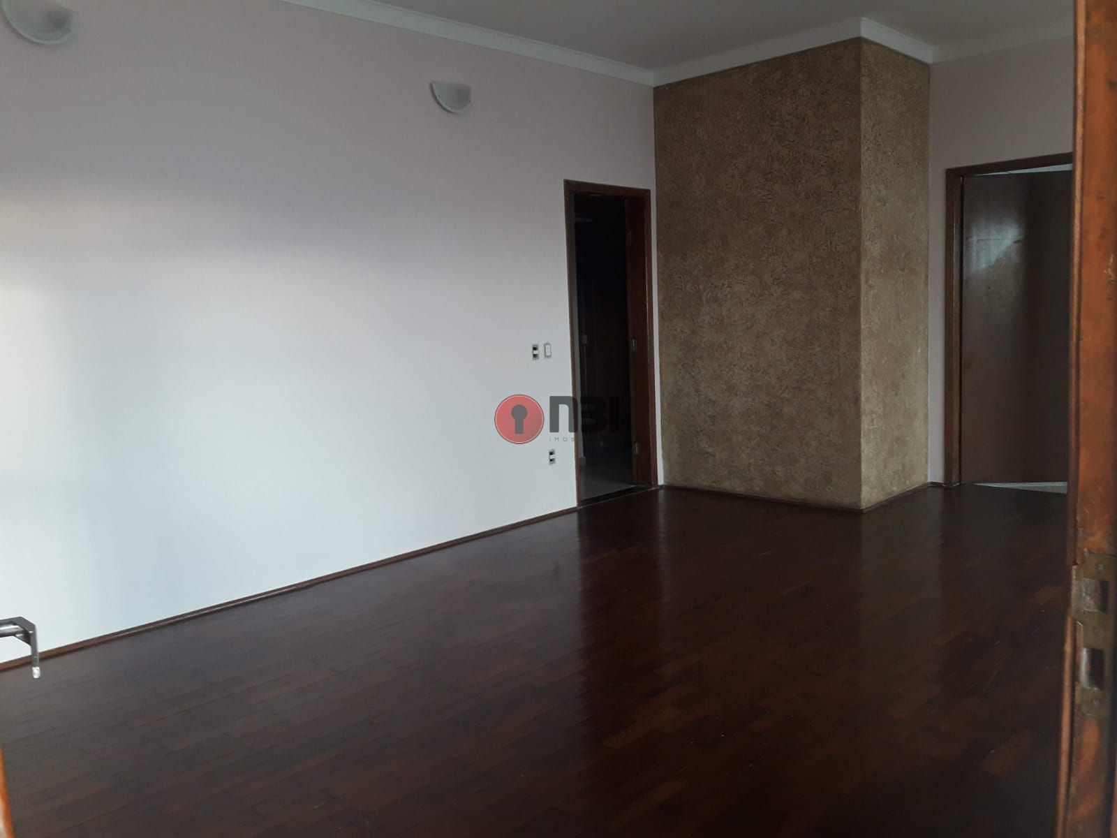 Casa com 3 quartos à venda, 256m² — foto 3 de 26