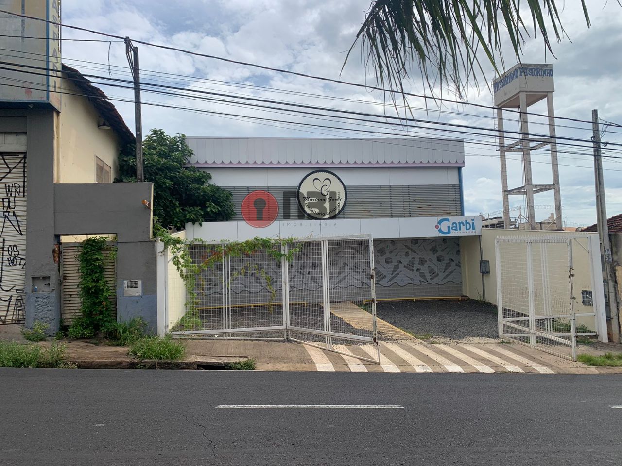Galpão / Depósito / Armazém  à venda, 273m² — foto 1 de 23