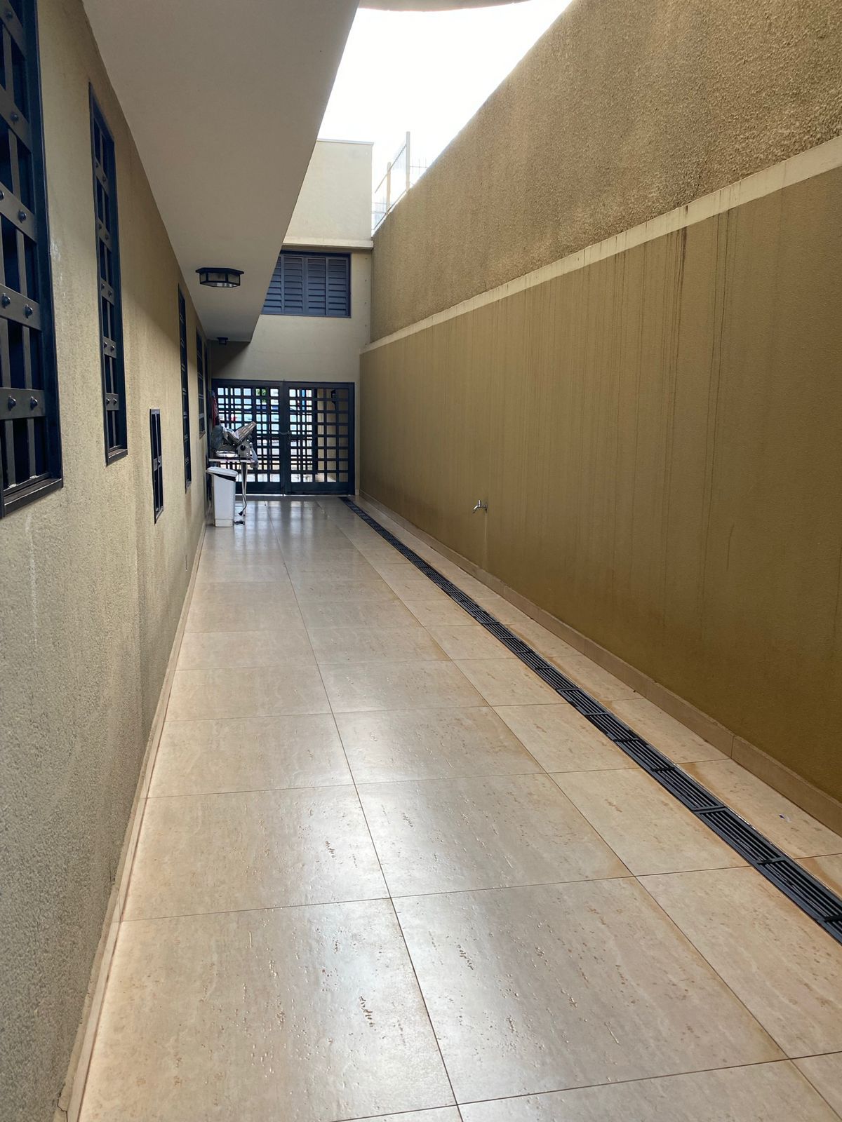 Casa com 4 quartos para aluguel, 640m² — foto 31 de 42