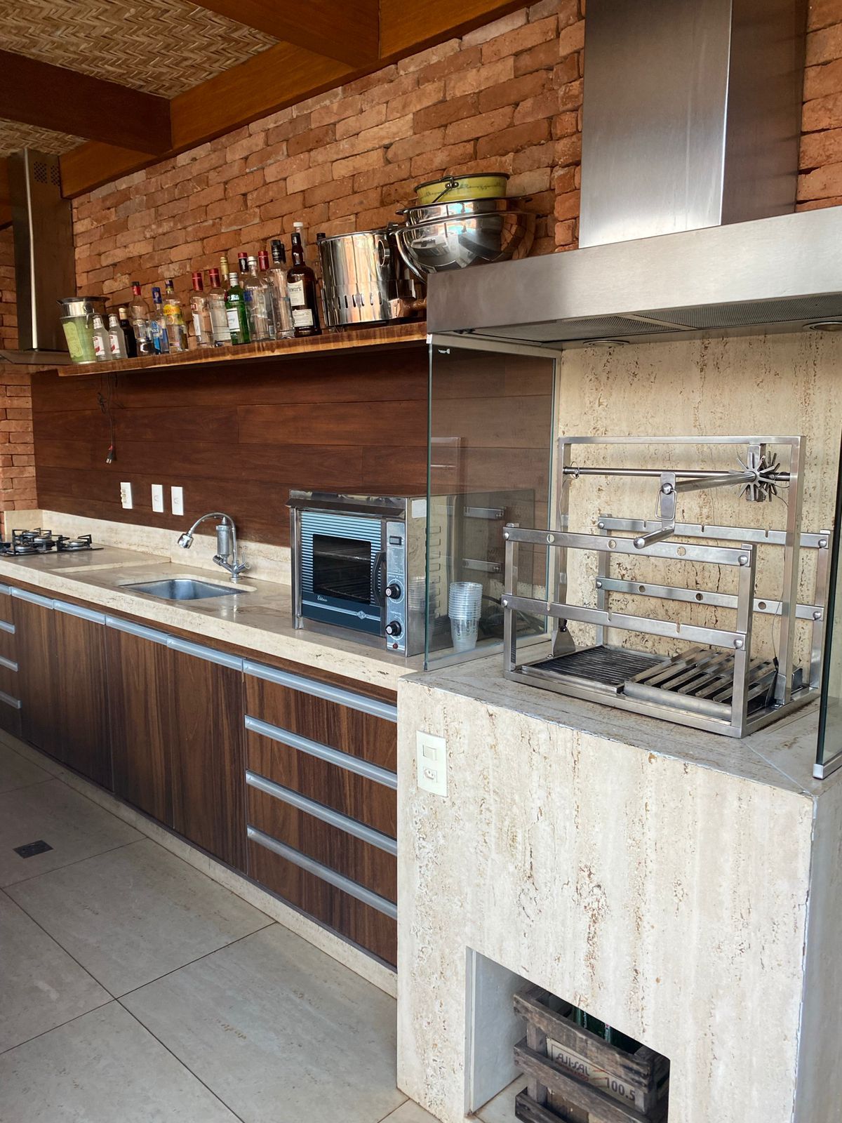 Casa com 4 quartos para aluguel, 640m² — foto 32 de 42