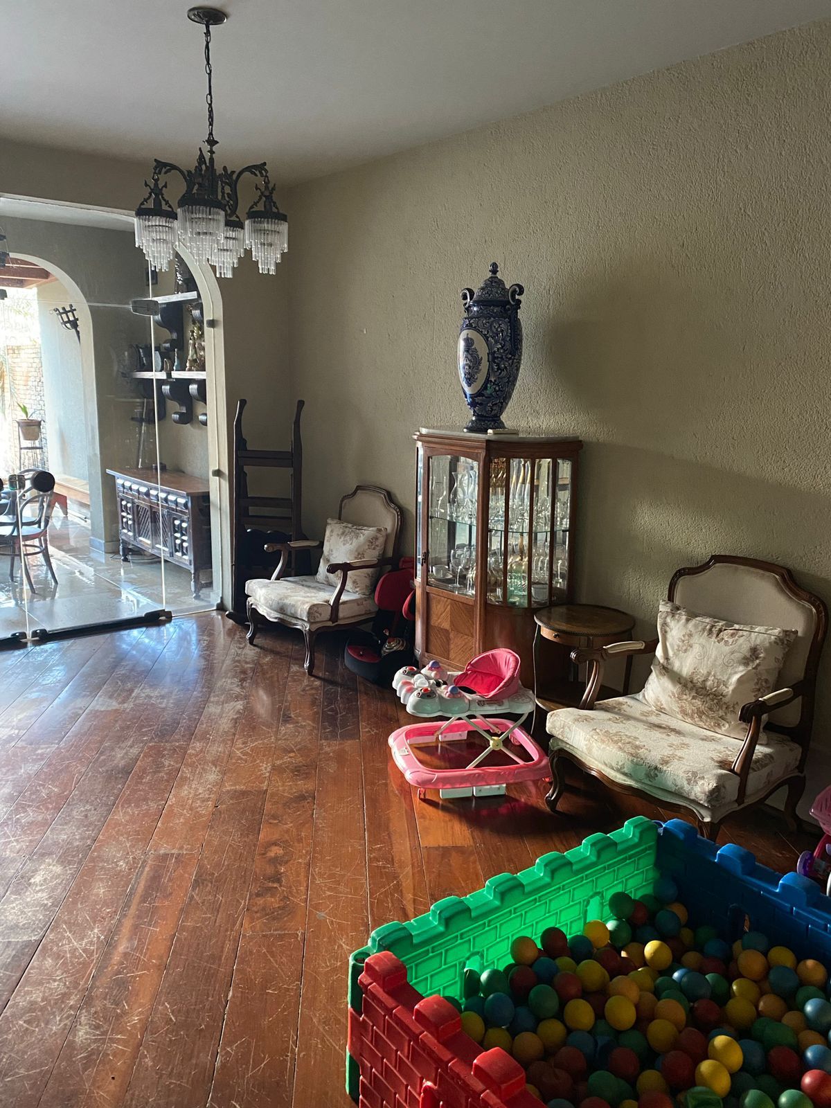 Casa com 4 quartos para aluguel, 640m² — foto 34 de 42