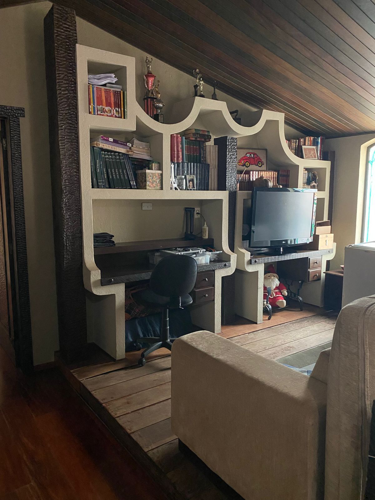 Casa com 4 quartos para aluguel, 640m² — foto 17 de 42
