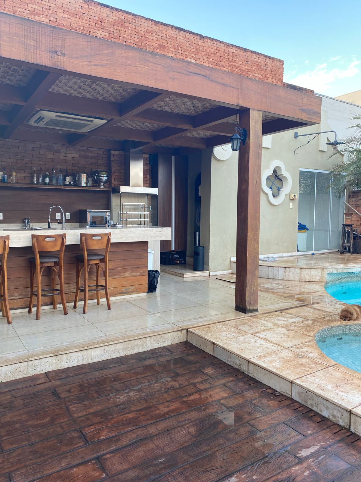 Casa com 4 quartos para aluguel, 640m² — foto 22 de 42