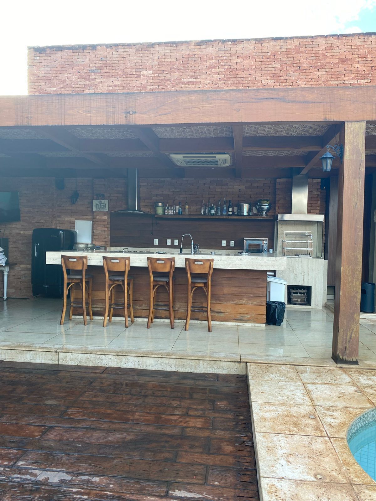 Casa com 4 quartos para aluguel, 640m² — foto 23 de 42