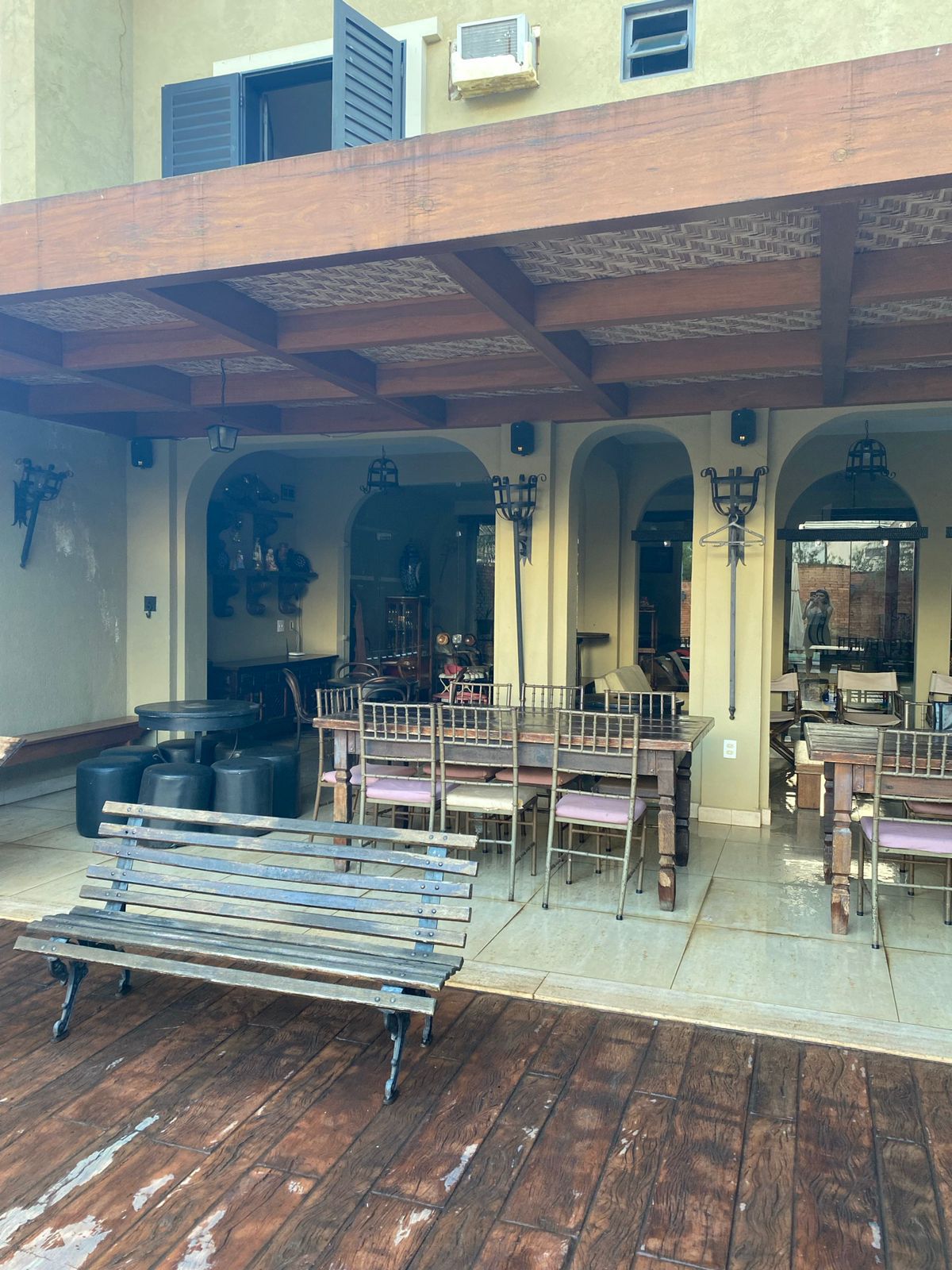 Casa com 4 quartos para aluguel, 640m² — foto 24 de 42