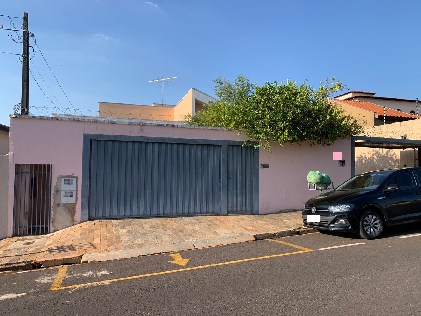 Casa com 5 quartos à venda, 200m² — foto 1 de 27