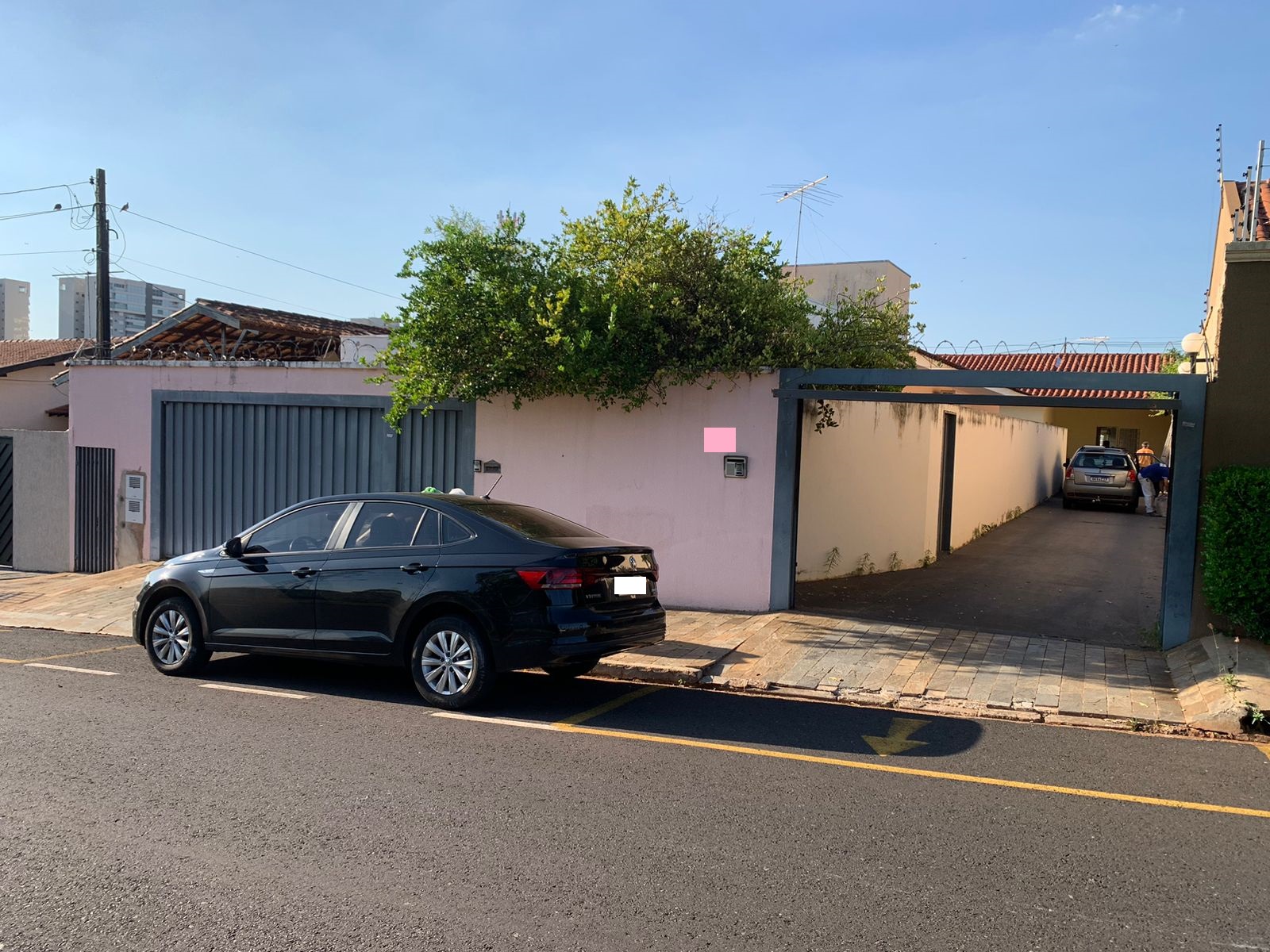 Casa com 5 quartos à venda, 200m² — foto 2 de 27