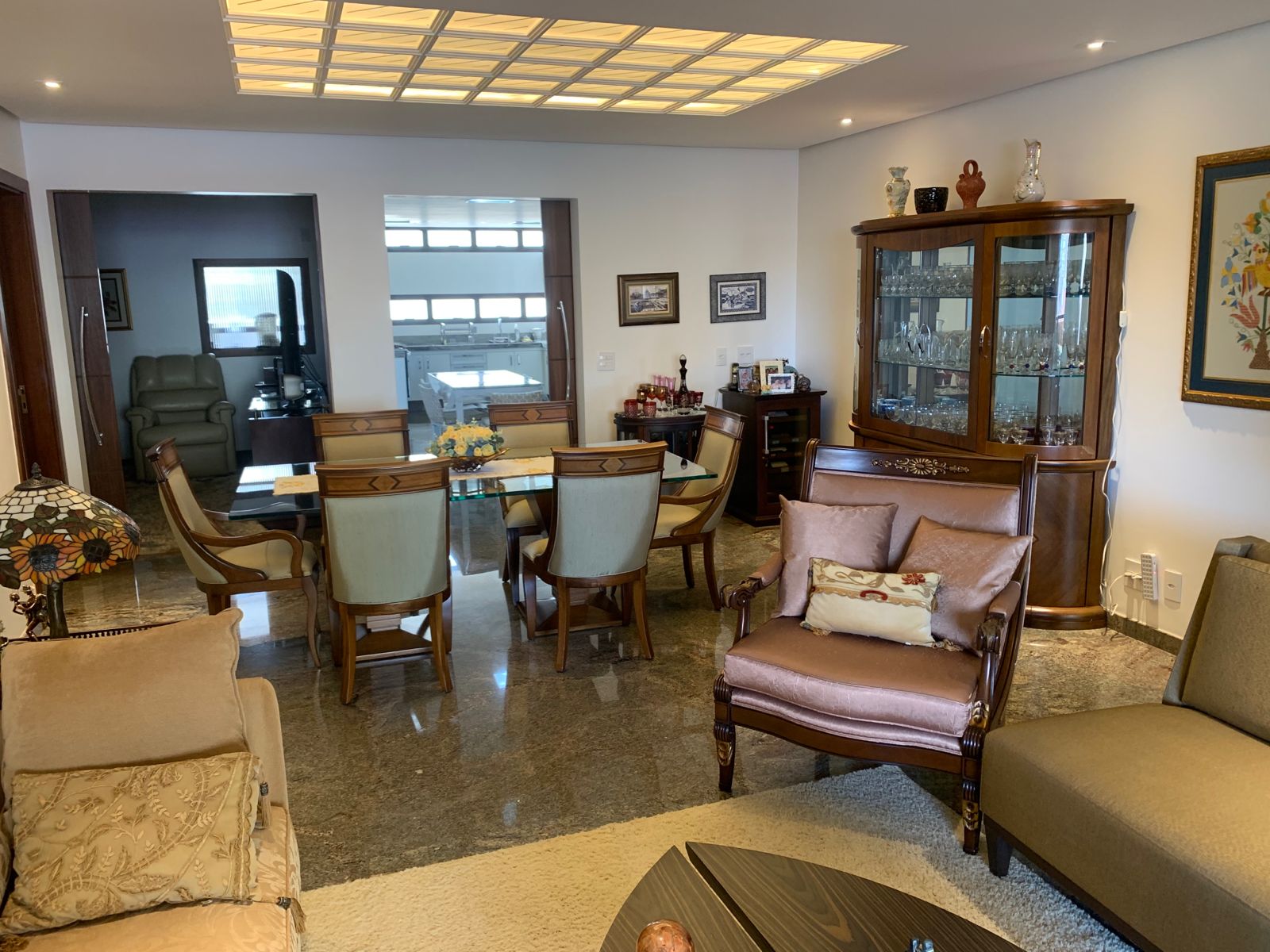Apartamento com 3 quartos à venda, 216m² — foto 1 de 40
