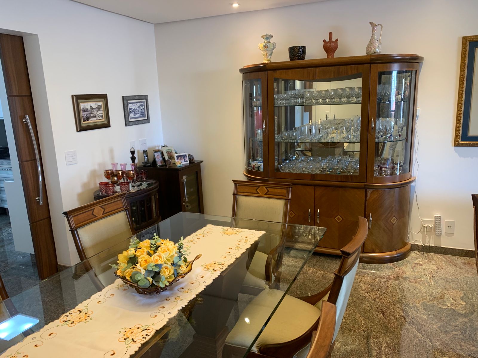 Apartamento com 3 quartos à venda, 216m² — foto 8 de 40