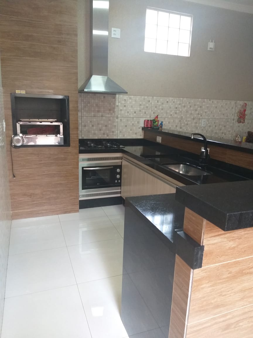 Casa com 3 quartos à venda, 150m² — foto 2 de 23