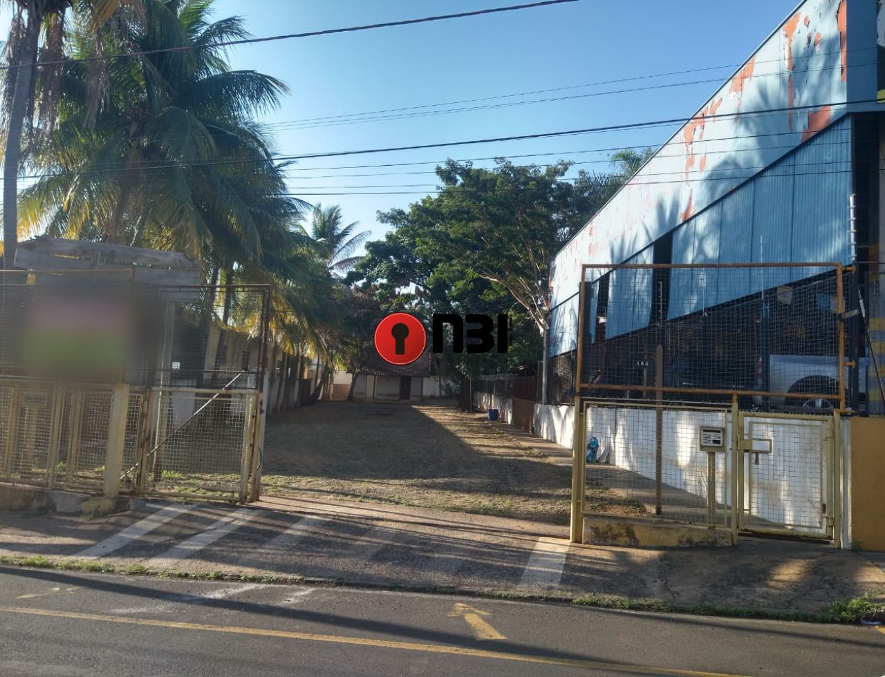 Galpão / Depósito / Armazém  à venda, 660m² — foto 1 de 39