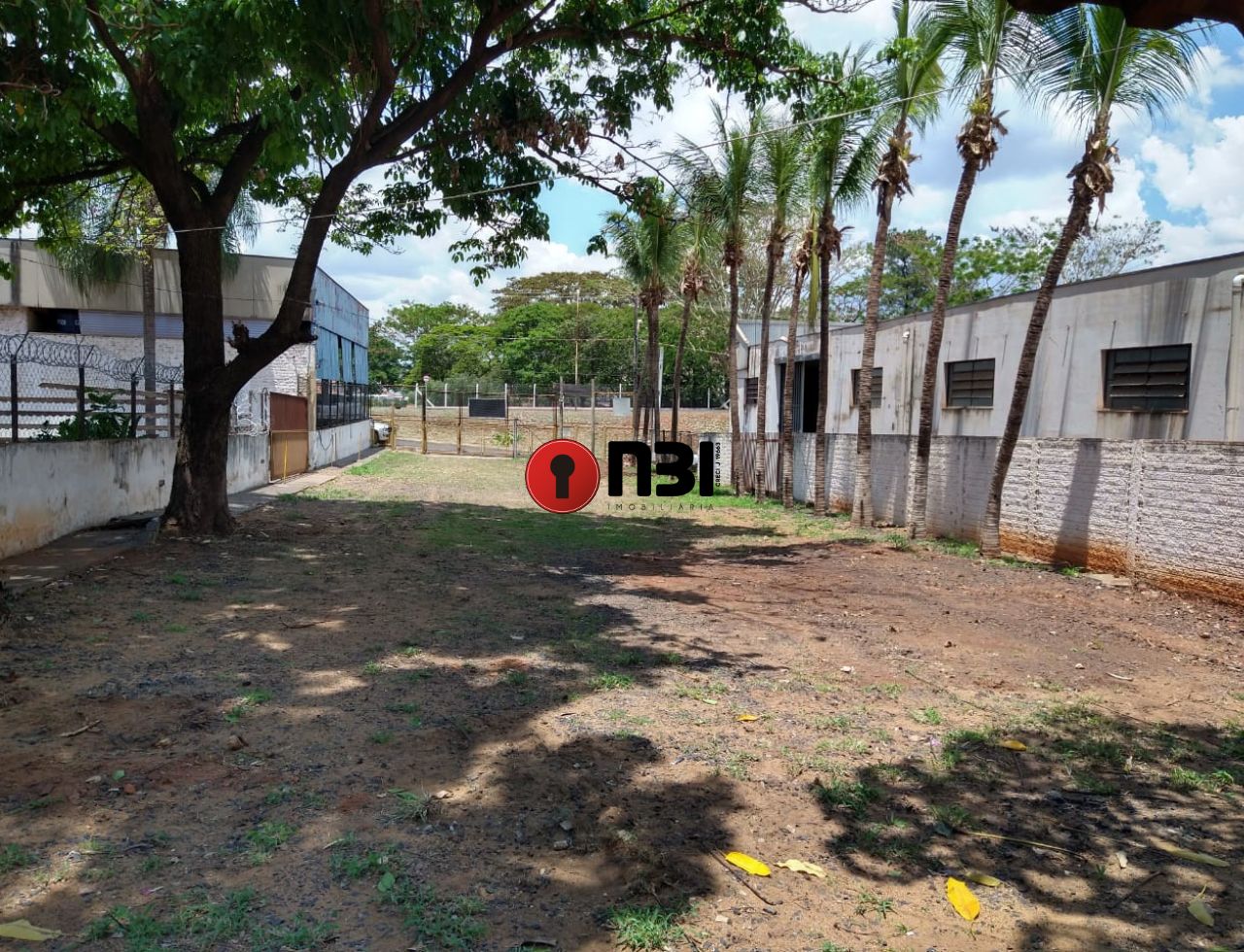 Galpão / Depósito / Armazém  à venda, 660m² — foto 2 de 39