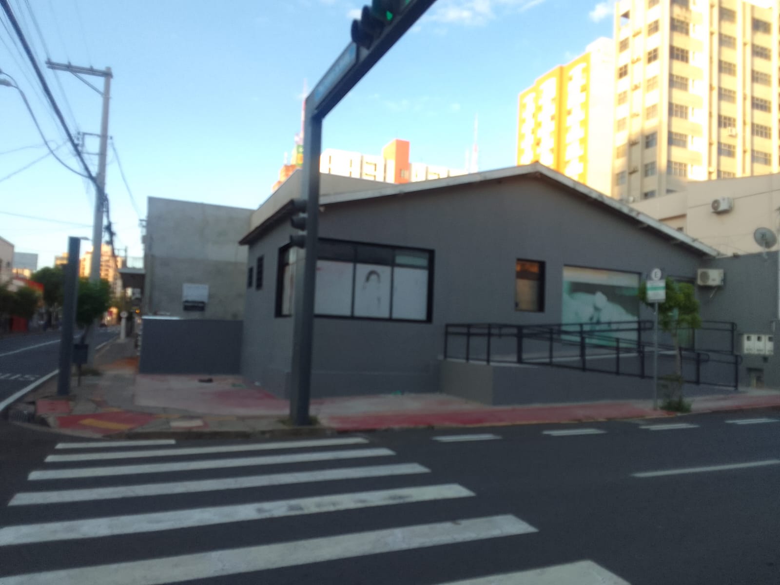 Imóvel Comercial com 2 quartos para aluguel, 100m² — foto 2 de 11