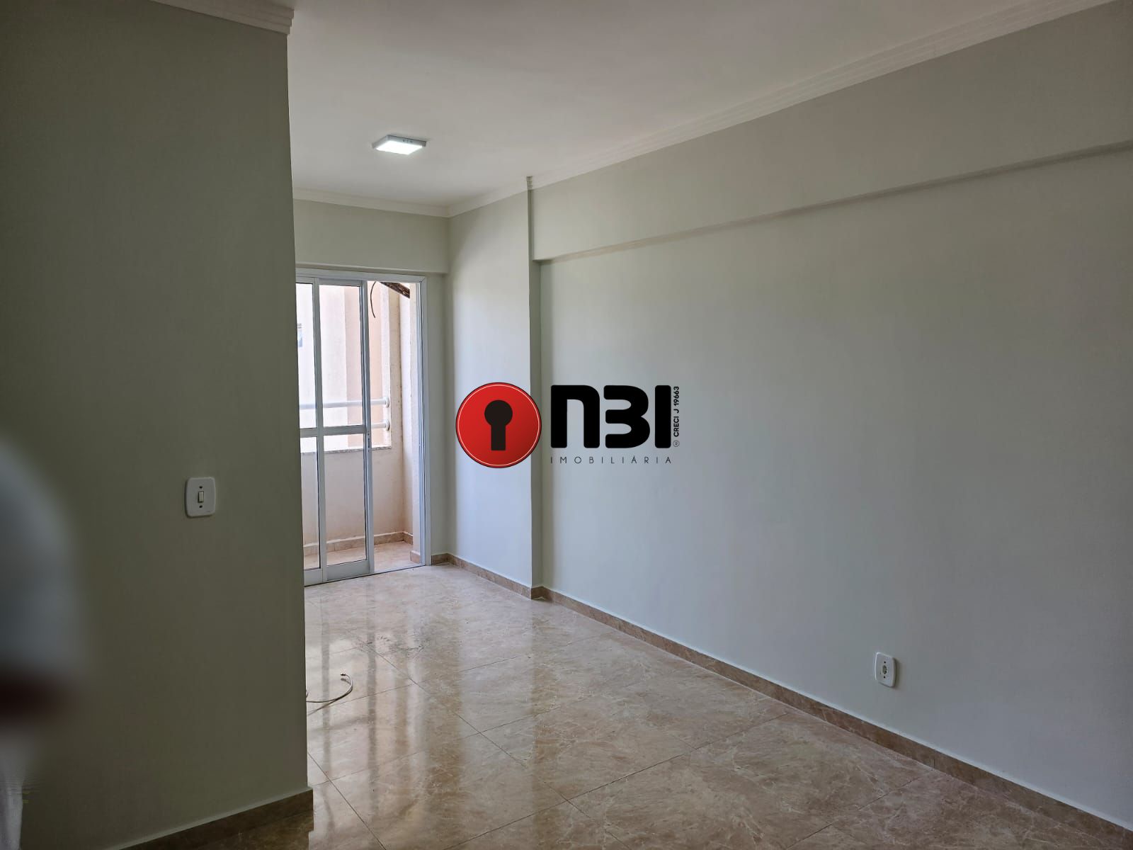 Apartamento com 2 quartos à venda, 70m² — foto 2 de 17