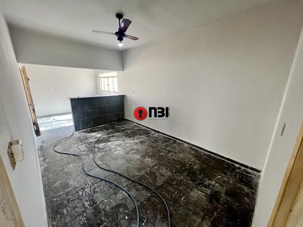 Casa com 2 quartos para aluguel, 300m² — foto 10 de 16