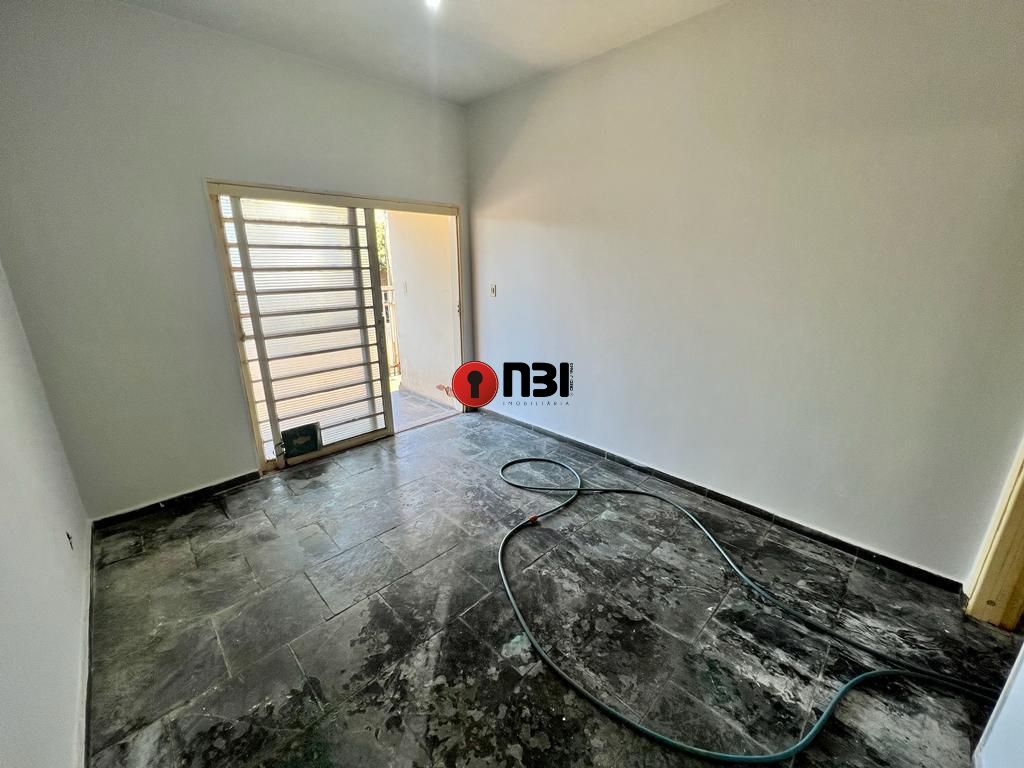 Casa com 2 quartos para aluguel, 300m² — foto 12 de 16