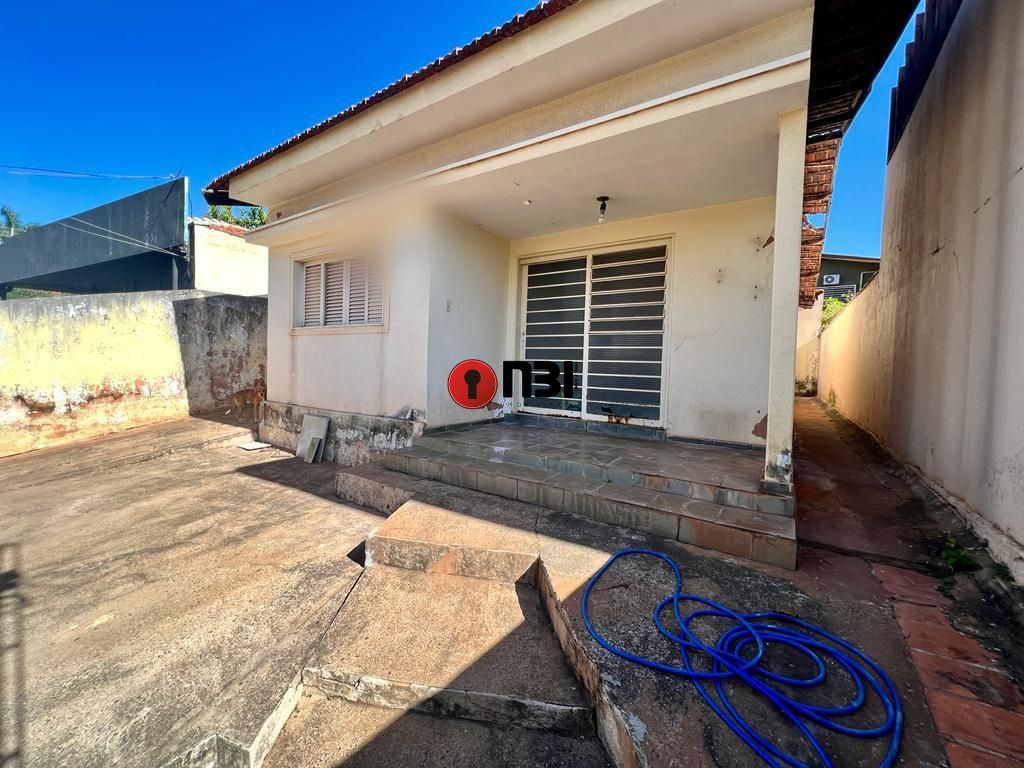 Casa com 2 quartos para aluguel, 300m² — foto 2 de 16