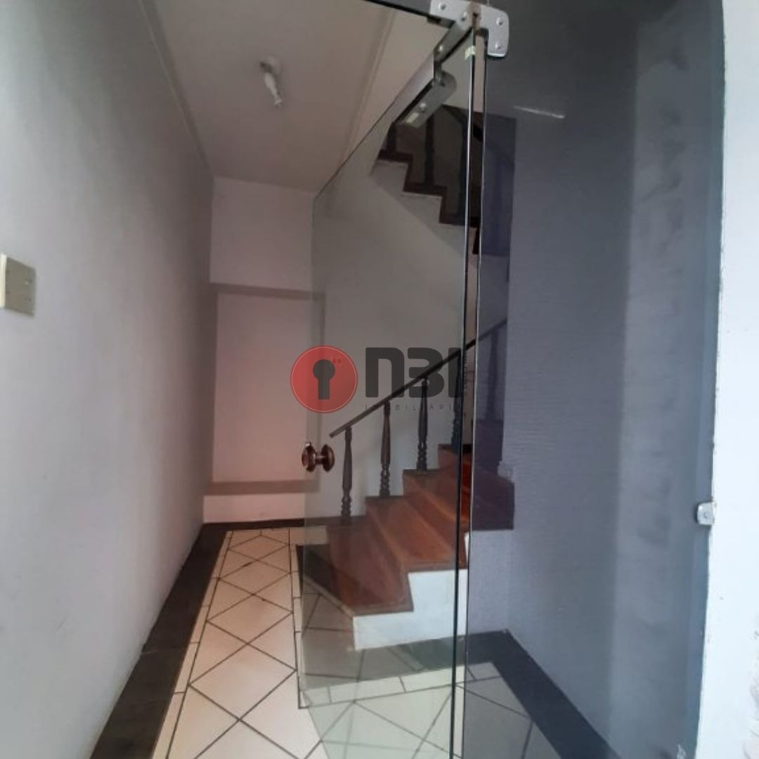 Galpão / Depósito / Armazém  à venda, 224m² — foto 4 de 18