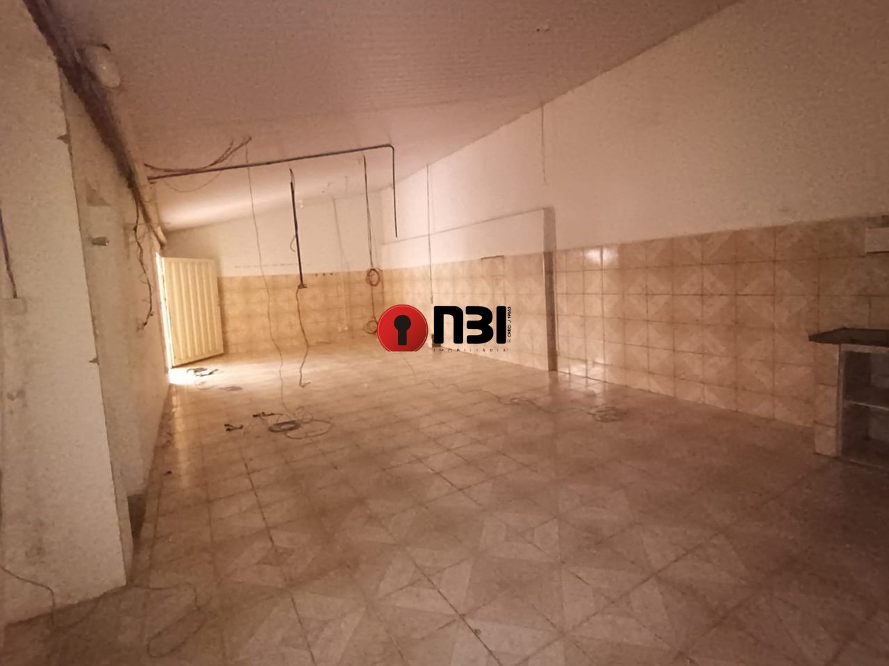 Imóvel Comercial com 5 quartos para aluguel, 250m² — foto 15 de 16