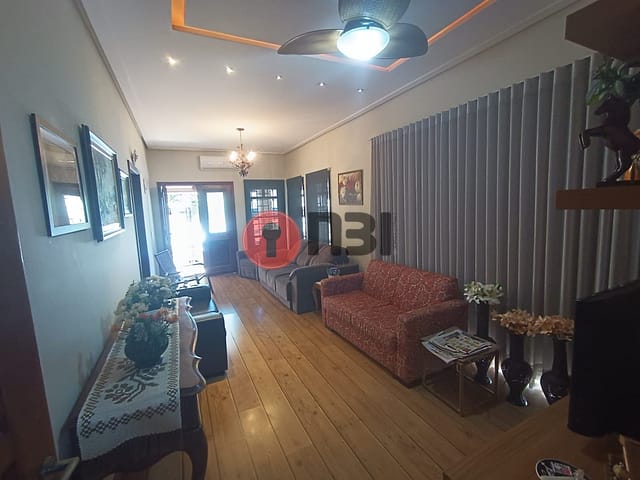 Casa com 3 quartos à venda, 250m² — foto 9 de 23