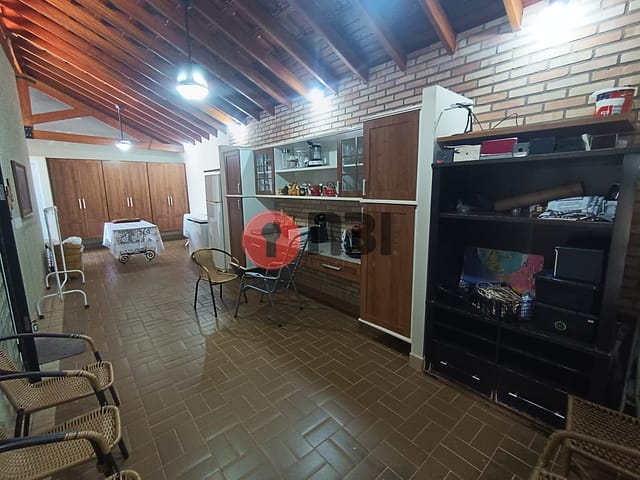 Casa com 3 quartos à venda, 250m² — foto 15 de 23