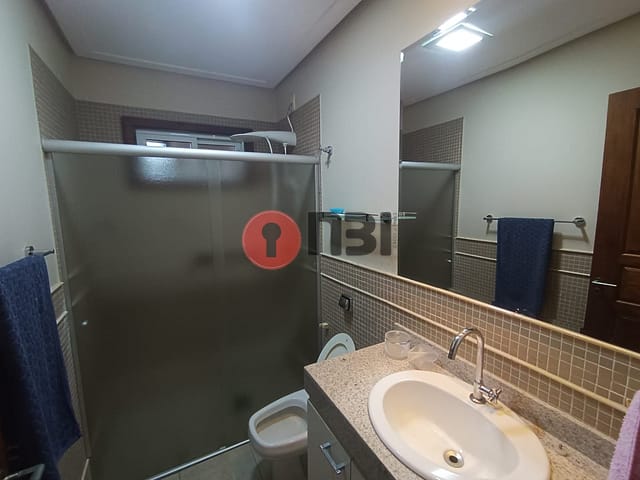 Casa com 3 quartos à venda, 250m² — foto 17 de 23
