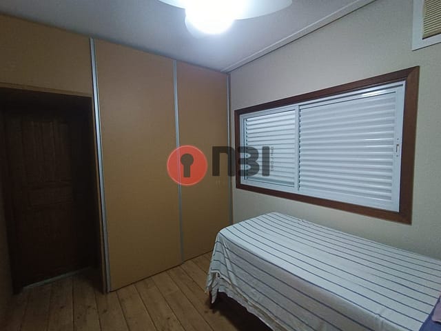 Casa com 3 quartos à venda, 250m² — foto 18 de 23