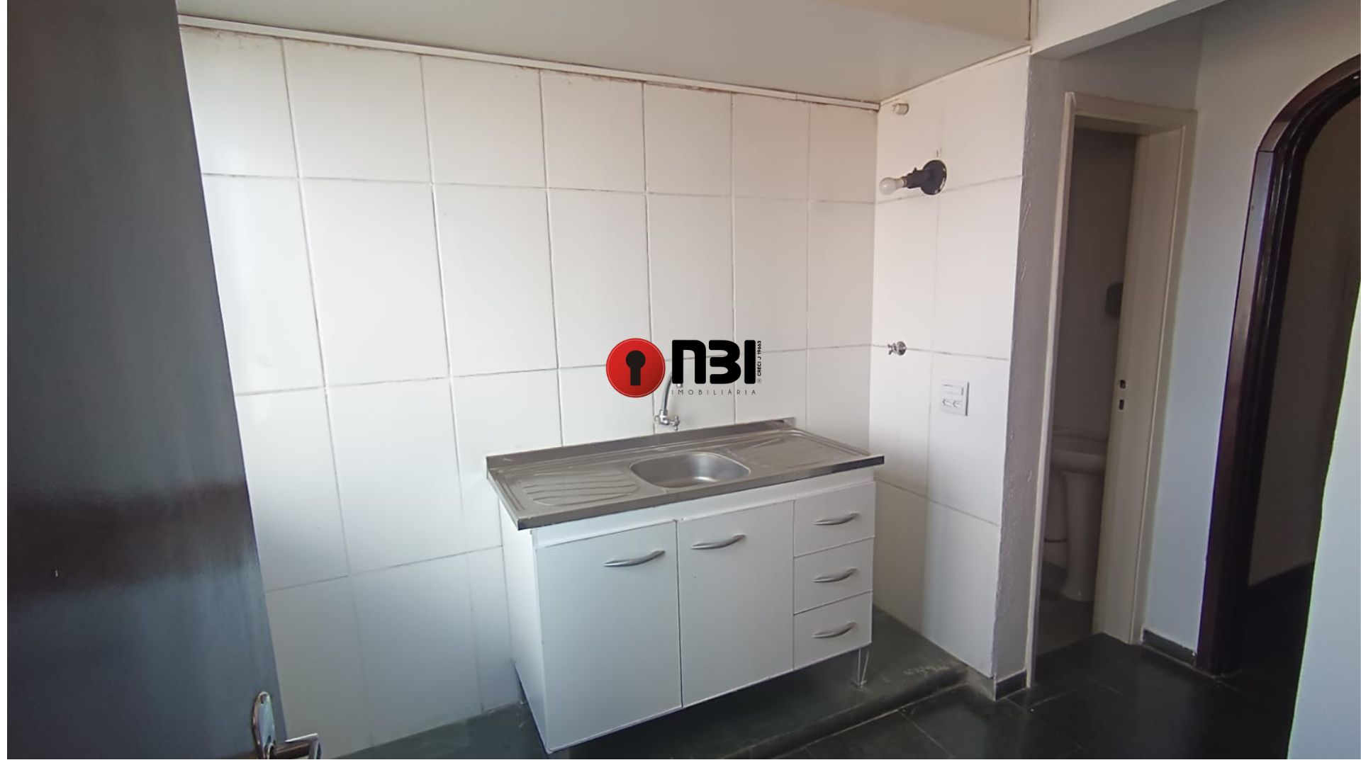 Conjunto Comercial / Sala com 3 quartos à venda, 40m² — foto 2 de 9