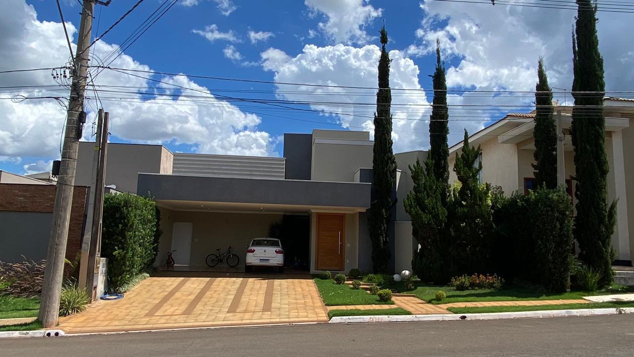 Casa de Condomínio com 3 quartos à venda, 250m² — foto 2 de 27
