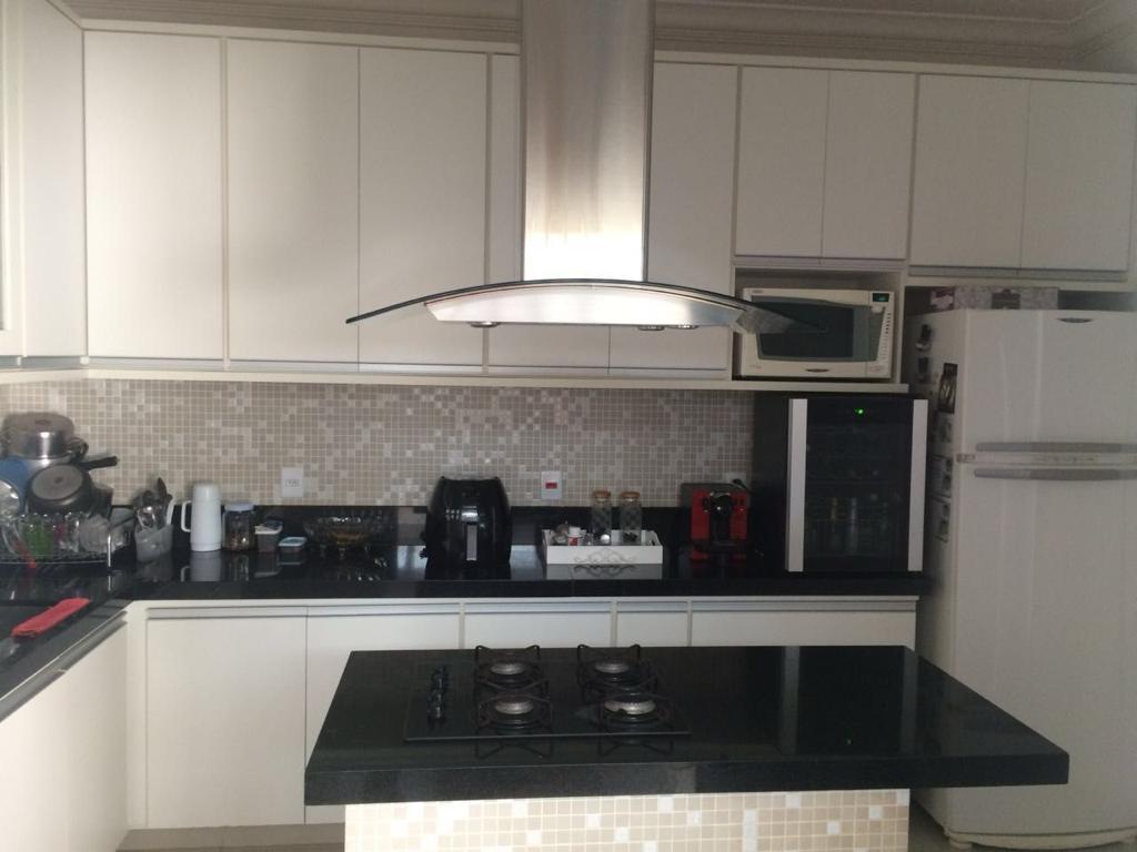 Casa de Condomínio com 3 quartos à venda, 250m² — foto 6 de 27