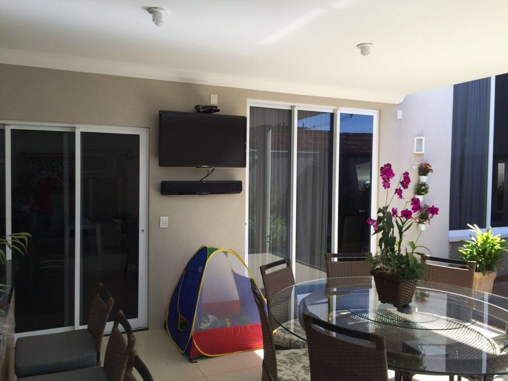 Casa de Condomínio com 3 quartos à venda, 250m² — foto 13 de 27